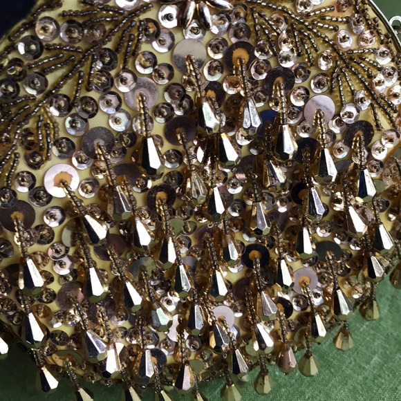 Vintage gold sequin ladies designer purse - Picture 7 of 7